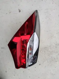 Luz trasera izquierda Toyota Corolla E16 Lift