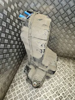 OEM 4M0131878CP AdBlue-säiliö Audi Q7 2016