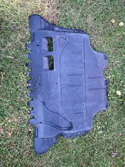 VW TIGUAN II AUDI Q3 SKODA KODIAQ MOTORSKYDD OEM