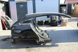 Painel de quarto Mercedes CLA W117 OEM 5772499 - Traseiro