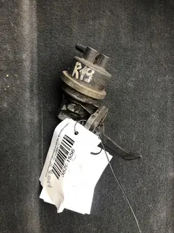 Pompe à carburant mécanique Renault 19