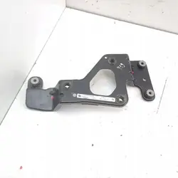 Ilmasuspensionin kompressorin kiinnitys taka 6775479