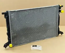 Radiateur d'eau OEM 8W0121251AD pour Audi A4 B9