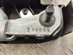 Clip de ceinture de sécurité avant Tesla Model S 2013 0589P1000416