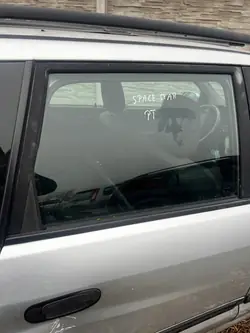 OEM SZYBA DRZWI TYŁ PRAWA MITSUBISHI SPACE STAR I 98-05