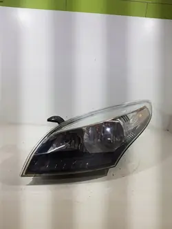 Phare Avant Gauche Renault Megane III 260607305R