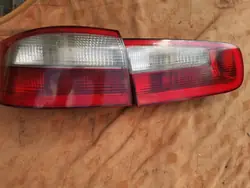 Luz trasera izquierda Renault Laguna II 8200002475