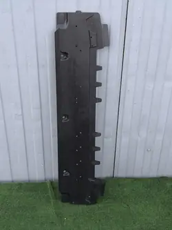 Audi Q3 83A Under Stötfångarsköld OEM 83A807611