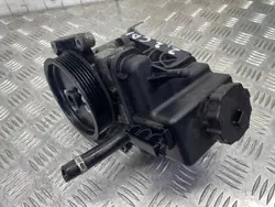 Ohjaustehostimen pumppu Mercedes C-sarja W204 2.2 CDI A0064661501