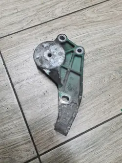Kiristysrullan kiinnike OEM 21557258 Volvo FH4:lle
