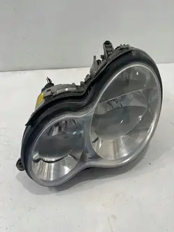 Linker voorlicht Mercedes-Benz C W203 2004