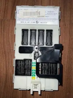 Module Confort BMW OEM 9383424 pour X6 F16/F86