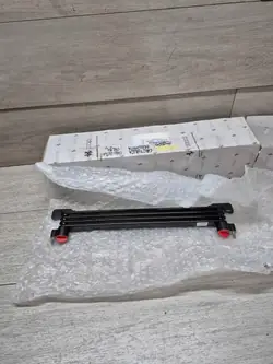 Ferrari Öljynjäähdytin OEM 310424 - Käytetty