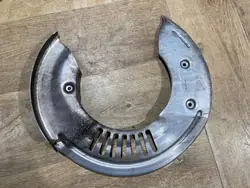 Jaguar F-Pace Framre bromsskydd OEM HK832K005BD