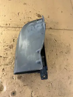 OEM 8200229874 Cornière Phare Droit Trafic/Vivaro