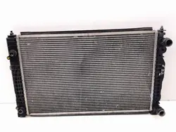 Radiador de agua Audi A4 B5 OEM AMD212633 - Usado