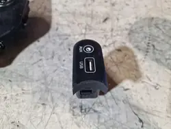 Porta USB OEM 96120A2200 para Kia Cee'd JD 1.6L Diesel