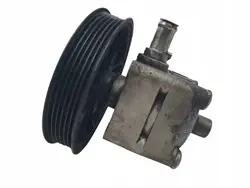 Ohjaustehostimen pumppu Volvo S60 S80 V70 XC70 XC90 2.4 D5 30665101