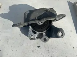Volvo Moottorin Kiinnike OEM 31480549 Käytetty