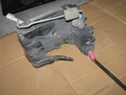 Serrure de Porte Arrière Gauche OPEL ASTRA H ZAFIRA B