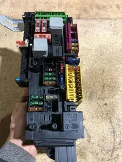 Módulo Confort Mercedes-Benz OEM 5DK01102306 Usado