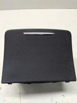 Prise USB Arrière Mercedes-Benz OEM A2136806506