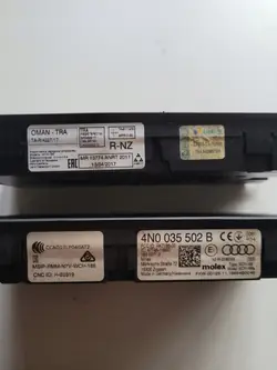 OEM 4N0035502B puhelimenlaturi Audi A3 8Y:lle