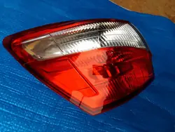 Feu Arrière Gauche Nissan Qashqai J10 LED Original 26555-BR00A