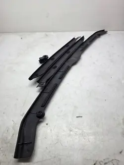 Joint de capot Audi OE 80A823124 - État utilisé
