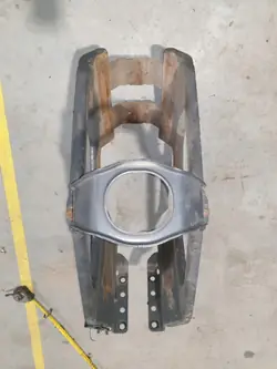 Mercedes-Benz AdBlue-säiliön kiinnike OEM 9604700442
