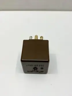 Relé OEM 0008213047 para Mercedes-Benz SL R107
