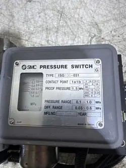 Takaosan ilmaisuojus OEM 1154757 Mercedes Sprinterille