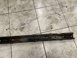Support inférieur radiateur OEM belka chłodnicy 1 - mefjuu
