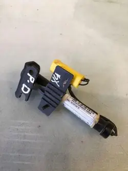 Cartucho de dobradiça capô BMW OEM 739749605 - Usado
