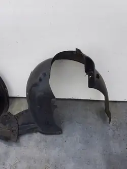Élargisseur de roue avant gauche VW Fox 5Z0809957
