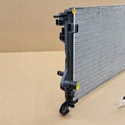 Wasserkühler OEM 7UAW 214102845R - Gebraucht
