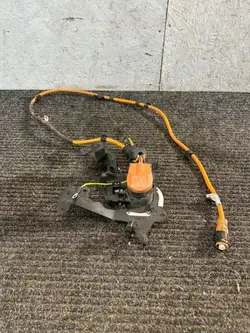 BMW X5 F15 F85 Battery Charging Cable 6800376