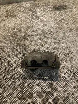 Chrysler 300 - 300C Oikea Etujarrusatula