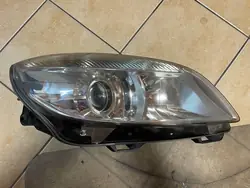 Farol Direito - HELLA 1EL 010 417-381