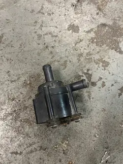 FORD FOCUS MK3 1.0 ECOBOOST Pompe à eau