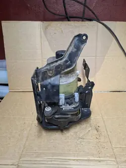 Bomba de direção assistida Ford OE 4M513K514CC