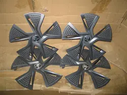 Skoda Fabia IV 6VA Tapacubos Juego 6VA601169A OEM