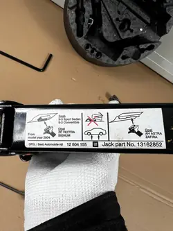 Domkraftssats OPEL OEM Zestaw lewarek ucho klucz