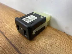 Prise USB OEM 23496501PINYA pour Chevrolet Camaro
