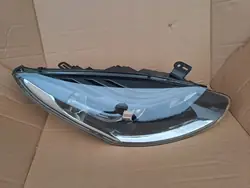Oikea Etuvalaisin Renault Megane 3