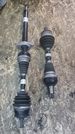 MERCEDES W 176 156 117 45 AMG Eixo de transmissão direito A 2463301901