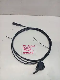 Alavanca de abertura da tampa de combustível Dacia Duster II