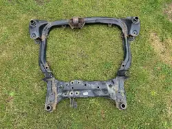 Travesaño suspensión delantera OEM 62405-2L020 Hyundai