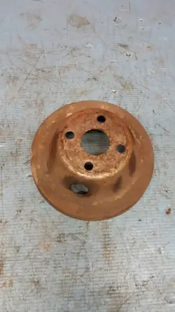 UAZ Gasremhjul - Begagnad OEM-del