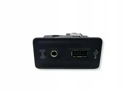 Volkswagen USB/AUX-pistorasia OEM 5G0035222E